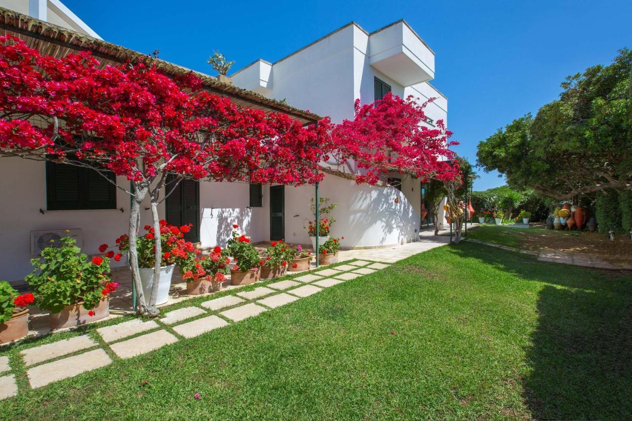 Residence Punta Cassano - In Piscina Sulla Spiaggia Di Sabbia San Foca Exterior foto